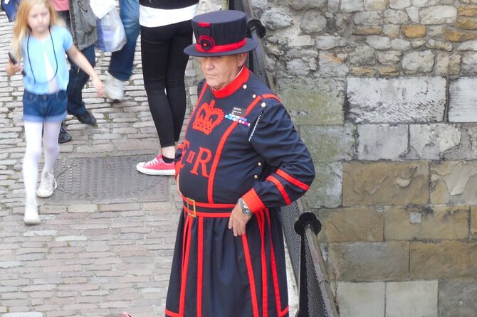 Private Tour: Tower of London with Private Guide - Walking the Walls and Hearing the Hard Stories