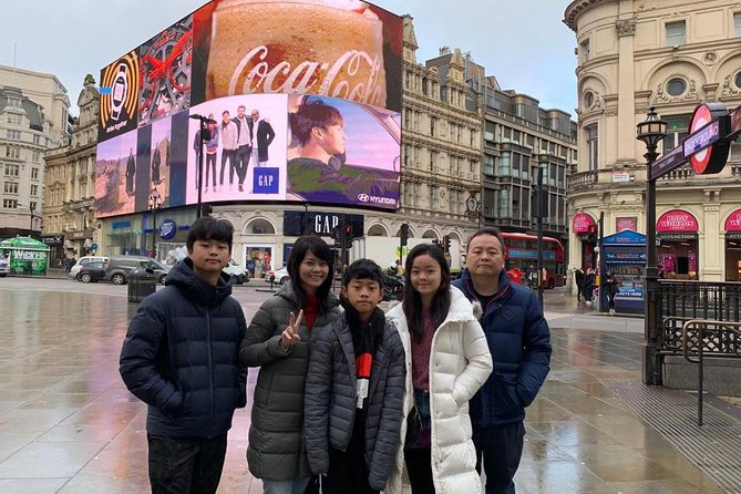 Private Tour: Traditional Black Cab Tour of London's Hidden Treasures - Buckingham Palace: get the photo, then move on