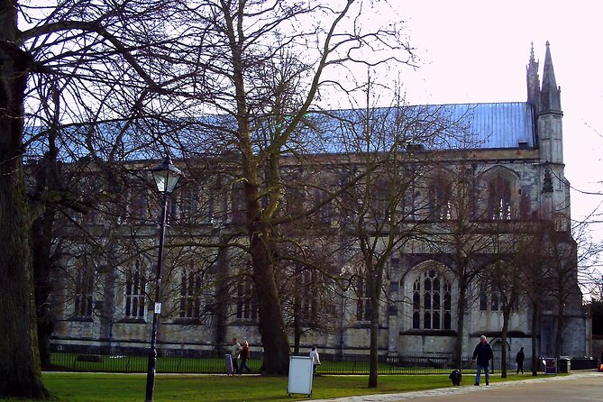 Private Tour Winchester - Winchester Guildhall and King Alfred Statue: a quick gateway to the Anglo-Saxon era