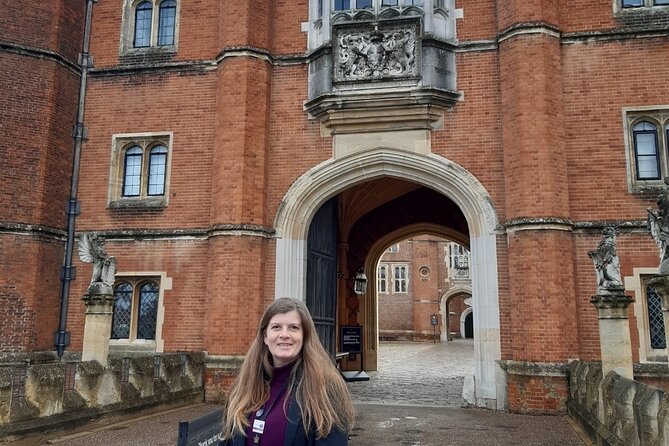 Private tour with an accredited expert guide Hampton Court Palace - The Baroque palace side from 1689: the Henry era has a follow-up