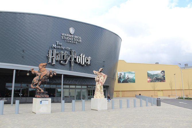 Private Transfer: Central London to Harry Potter Warner Bros Studio in Leavesden - Door To Door Pickup From Central London