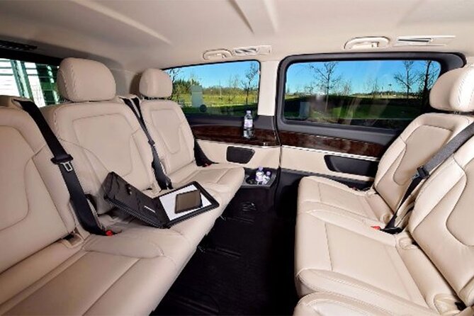 Private Transfer from Heathrow to Gatwick Airport - The Drive to Gatwick: Timing for Connecting Flights