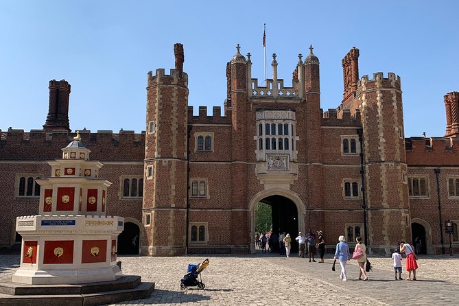 Private Vehicle To Hampton Court Palace From London With Admission Tickets - Pickup Window and Timing: How to Choose the Right Half-Day