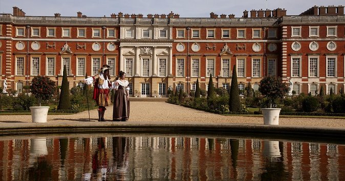 Private Vehicle To Hampton Court Palace From London With Admission Tickets - State Apartments, Tudor Kitchens, Chapel Royal, and the Great Hall