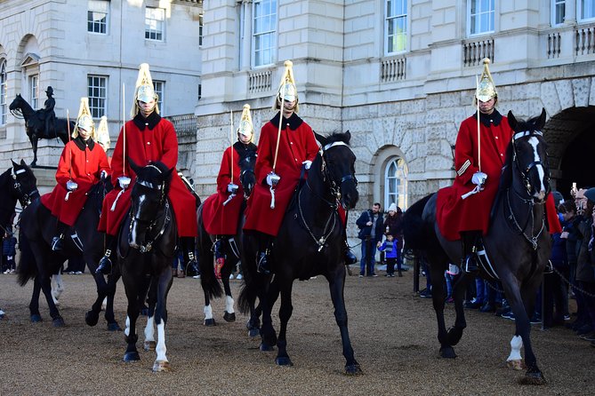 Private Walking tour London, Buckingham Palace to Big Ben and much more - Buckingham Palace: pageantry, flags, and changing of the guards odds