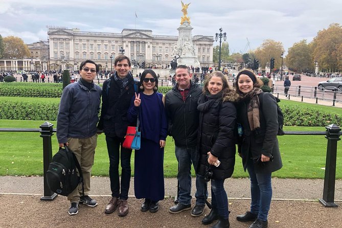 Private Walking Tour of Royal London with Changing of the Guard - Admiralty Arch, The Mall, and that processional red-carpet feeling