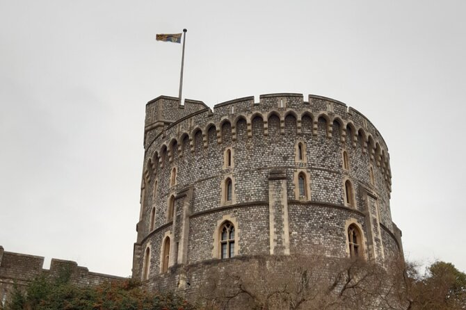 Private Walking Tour with Accredited Expert Guide Windsor Castle - Queen Mary’s Dolls House and the State Apartments, without the crowd pressure