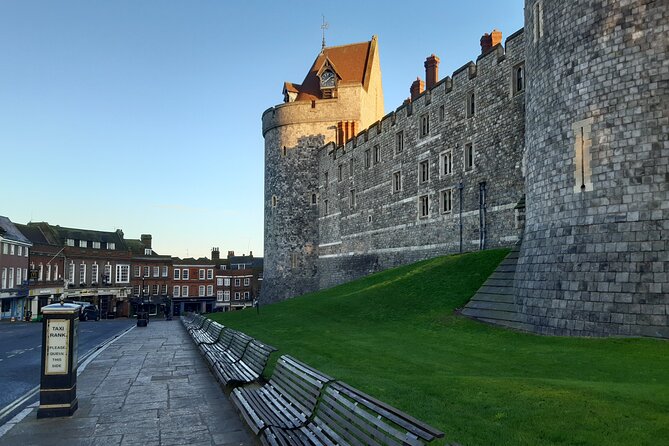 Private Walking Tour with Accredited Expert Guide Windsor Castle - Price breakdown and value for a group of up to 4