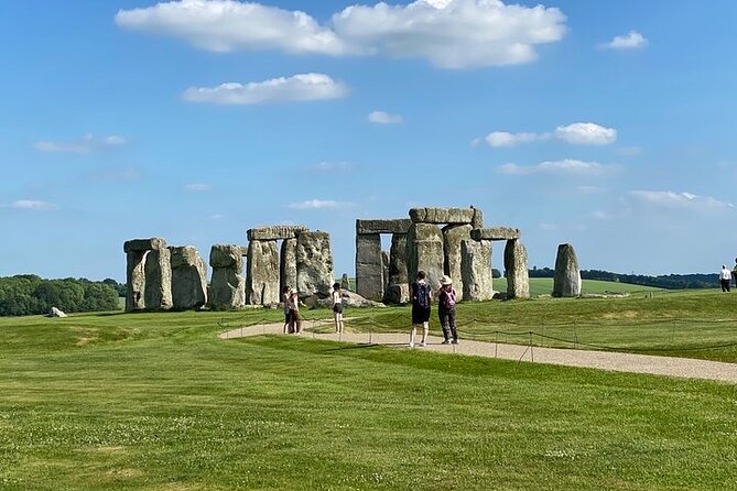 Private Windsor Castle and Stonehenge Day Tour - How the guides shape the day, with examples that matter