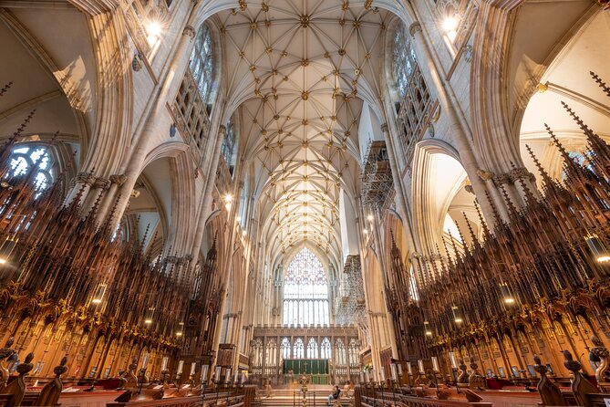 Private York Minster Guided Walking Tour - Why York Minster feels special with a private guide