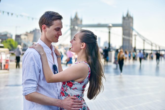 Professional Private Photoshoot in London - London Eye time: Thames views and smarter angles
