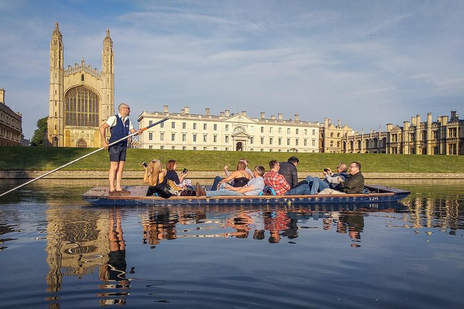 Punting Tour in Cambridge - Why a Cambridge Punt Is the Best First-View for the River Cam