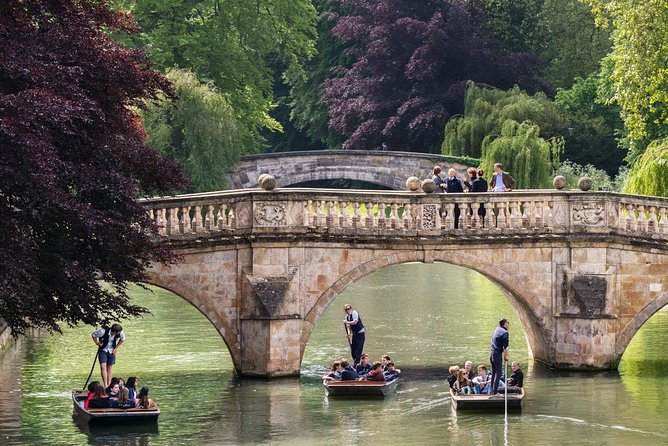 Punting Tour in Cambridge - Queens’ College and the Mathematical Bridge Moment