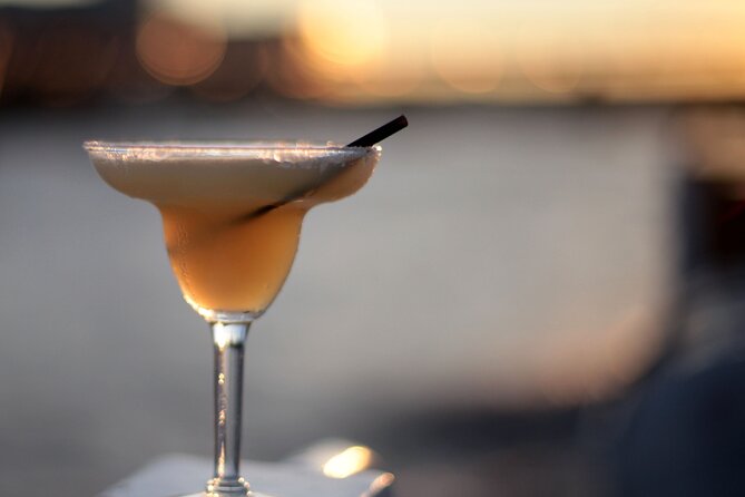River Thames Evening Cruise with Sparkling wine and Canapés - Canapés and Sparkling Wine: Included, but Keep Your Expectations Right