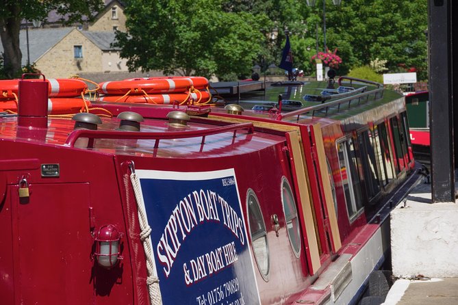 Roast Dinner Cruise - Getting Onboard: Comfort, Table Service, and the Onboard Bar
