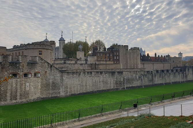 Roman Ruins to Blitz Bombings: A Walking Tour of London's Fiery History - A “Roman Ruins to Blitz Bombings” London route you can actually walk