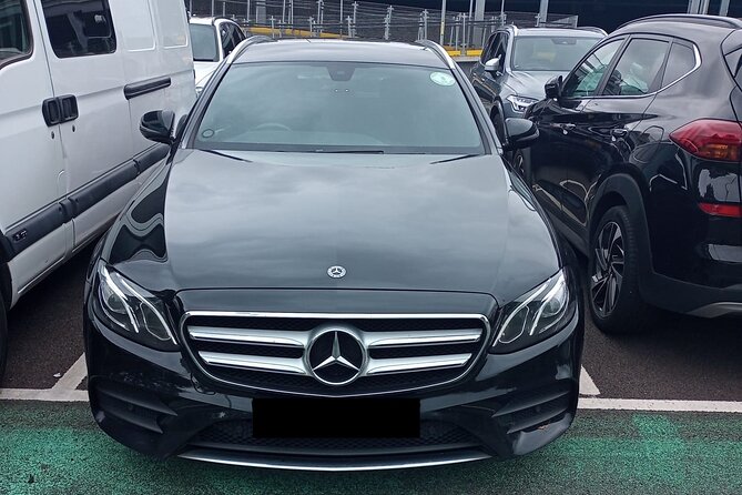 Round Trip Taxi Transfer - Stansted Airport To & From London - Pickup clarity at Stansted, where you’ll actually find the driver