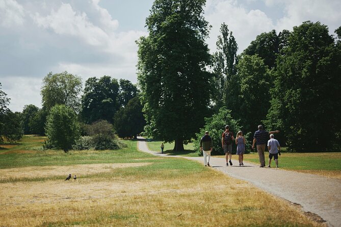 Royal Afternoon Tea & Walk at Kensington Palace - Who should book this Kensington Palace afternoon tea walk?