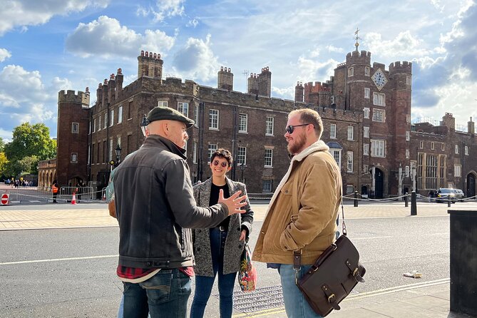 Royal Historic Pubs Walking Guided Tour in London - Why this royal pub walk feels different than a typical London tour