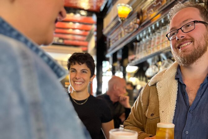 Royal Historic Pubs Walking Guided Tour in London - St James’s Palace stop: why a quick royal site matters