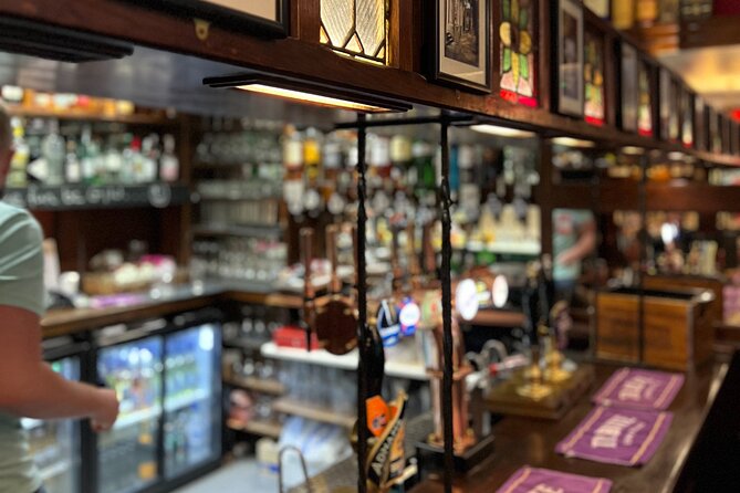 Royal Historic Pubs Walking Guided Tour in London - The pub portion: what you really do during the 2 to 3 hours