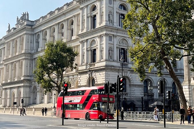 Royal London: Private Half-Day Tour with Horse Guards Parade - Trafalgar Square finish: a smart end point for a full London day