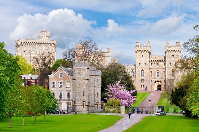 Royal Windsor & Stonehenge Private Tour - Windsor Castle State Apartments and St George’s Chapel Highlights