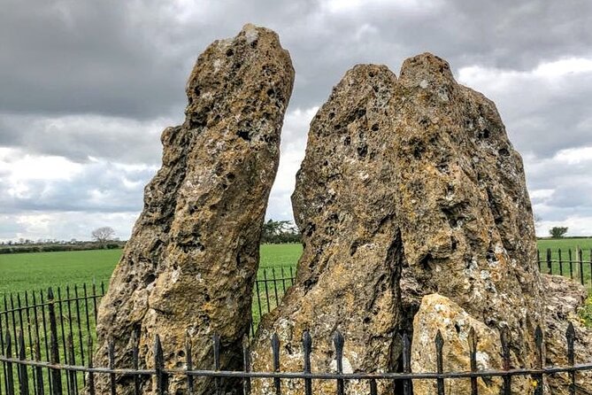 Secret Cotswolds Tour from Stratford-on-Avon or Moreton-in-Marsh - Broadway: shopping streets, galleries, and postcard cottages