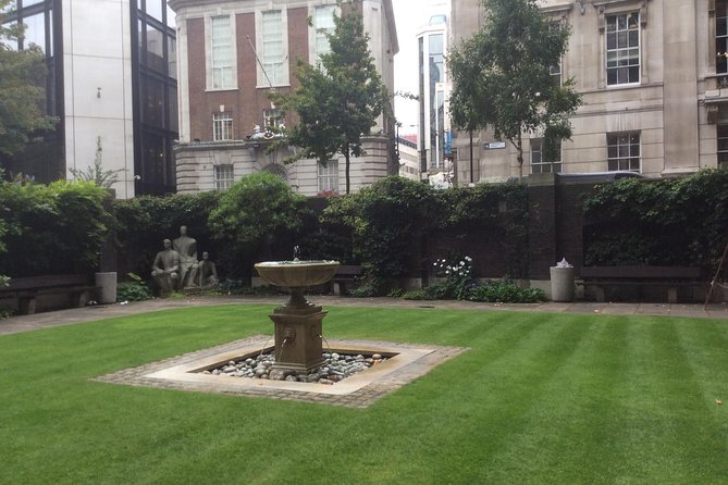 Secret Gardens of the City of London Private Tour - From Guildhall to Postman’s Park: small gardens, big civic meaning