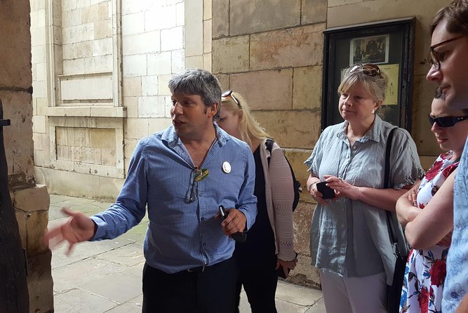 Secret London Private Taxi Tour - Old Churches, 17th Century Taverns, and the Henry VIII Statute