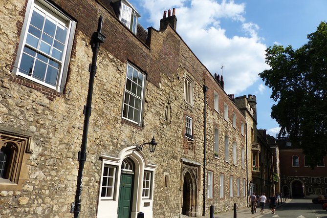 Secrets of Westminster - Where the tour begins at Parliament Square, and why that spot is smart