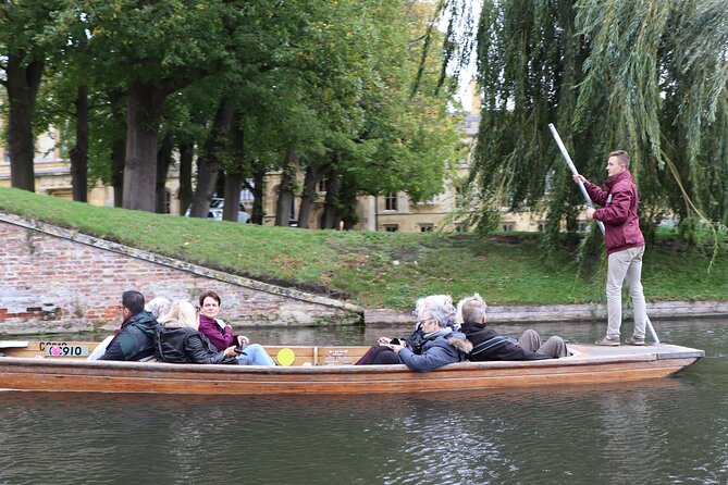 Shared Punt Tour - Cambridge - Clare College and Clare College Gardens on both sides, under Clare Bridge