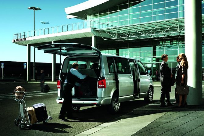 Shared Shuttle London Arrival Transfer - Airport to Hotel / Accommodation - How the Meet-and-Assist Process Feels in Real Arrival Flow
