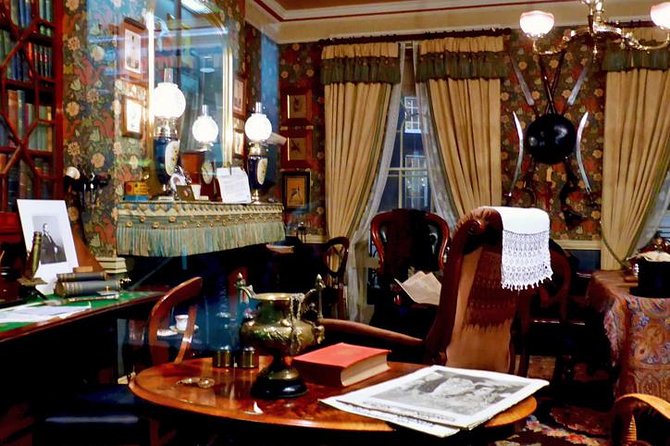 Sherlock Holmes Museum & Westminster Walking Tour - Westminster Abbey: stop in time for the cathedral feeling