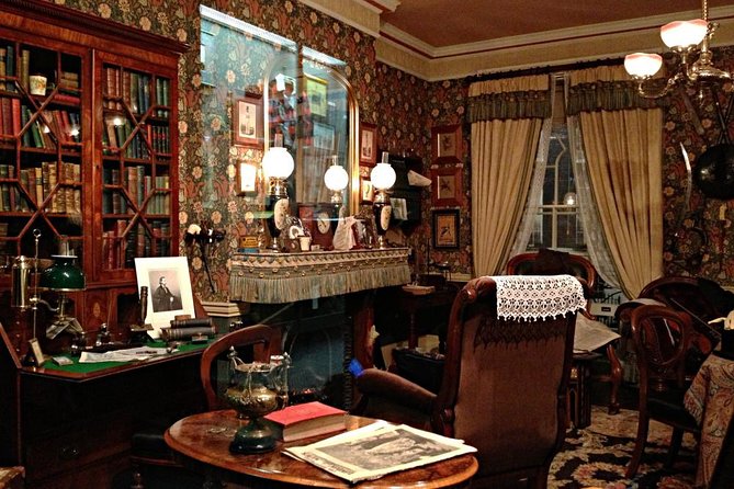 Sherlock Holmes Museum & Westminster Walking Tour - Sherlock Holmes Museum at 221B Baker Street: museum time that is yours