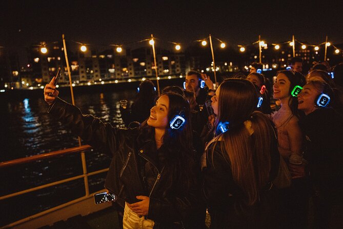 Silent Disco London Thames Boat Party - From 7:00 pm check-in to Tower Bridge fun