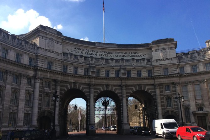 Sir Winston Churchill Private Walking Tour & War Rooms - St. James’s Palace and the royal power map