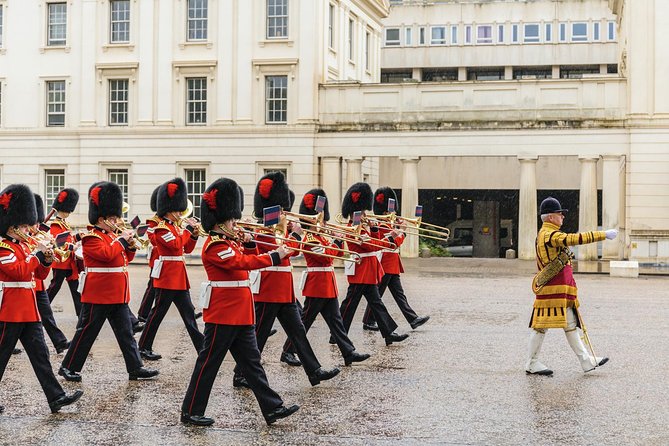 Skip the Line Westminster Abbey & Changing of The Guard Tour - Horse Guards Parade at Whitehall, king’s life guard on horseback