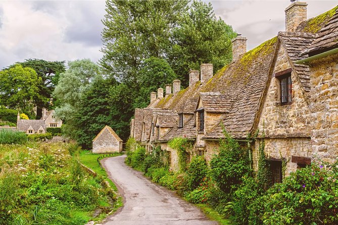 Small Group Cotswolds Villages, Stratford and Oxford Day Tour from London - From London to the countryside, what the small-group setup really buys you