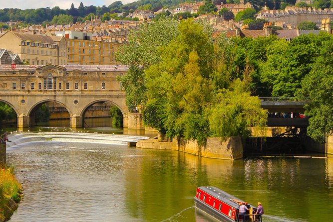 Small-Group to Bath, Lacock, Avebury and Stonehenge from London - Lacock: When the Village Feels Unchanged