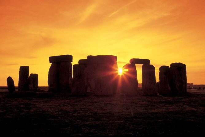 Small-Group to Bath, Lacock, Avebury and Stonehenge from London - Small Group Comfort: Hear the Guide, Ask Questions, Stay on Schedule