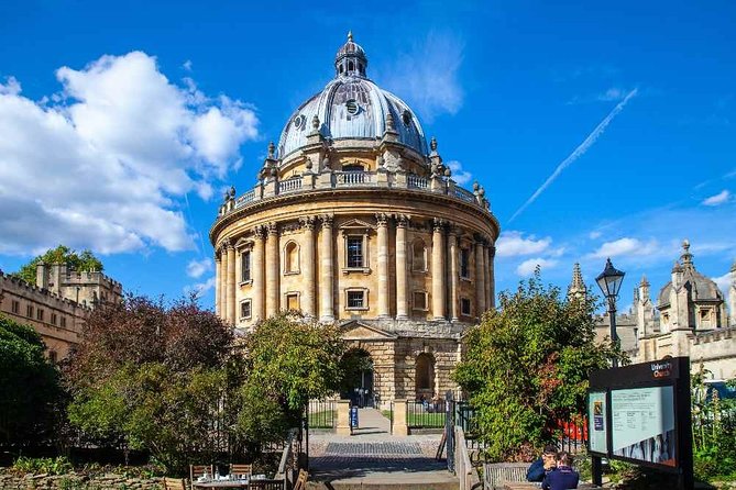 Social Distancing Specialised Oxford University Walking Tour With Student Guides - All Souls, Radcliffe Camera, And CS Lewis Stories