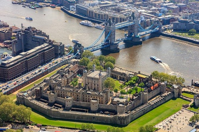 South Bank (London Bridge) Walking Tour & Enter The Tower of London - Walking level and smart preparation for London Bridge steps