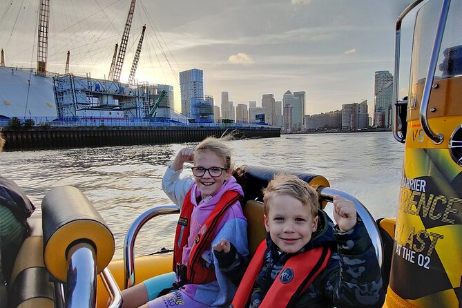 Speedboat 'Ultimate Tower Blast' from Tower Millennium Pier - 40 minutes - Live commentary and music: why it changes the whole ride