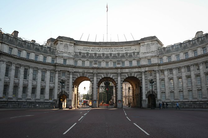 St Pauls Cathedral & See Over 30 Top London Sights Tour - A 6-hour route that links London’s biggest icons