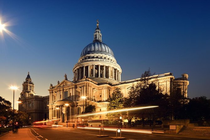 St Pauls Cathedral & See Over 30 Top London Sights Tour - Buckingham Palace to the Royal Mall: prime views without the guesswork