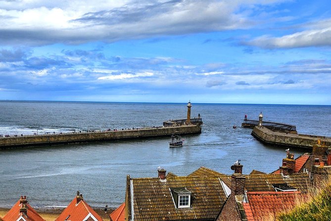 Steam Trains, Whitby, and the North York Moors Full-Day Tour from York - Comfort on the Road: Minibus Time, Live Commentary, and Weather Reality