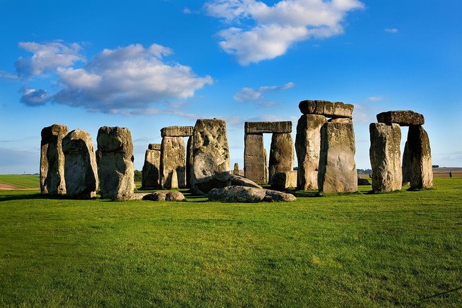 Stonehenge and Bath Tour from London - Bath Abbey, Royal Crescent, and Pulteney Bridge: The Georgian Welcome