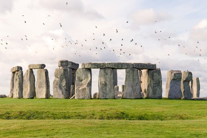Stonehenge and Bath Tour from Oxford - Guides you can count on: how the narration usually lands