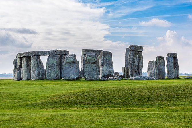 Stonehenge and Salisbury Cathedral Private Tour from Southampton - Key things to know before you go